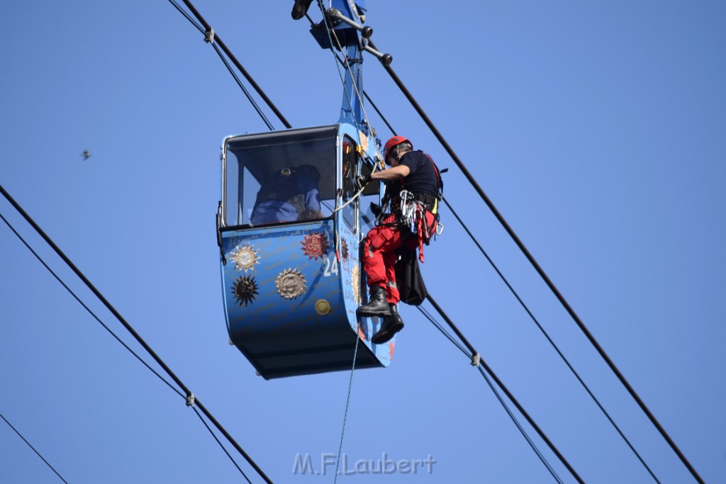 Koelner Seilbahn Gondel blieb haengen Koeln Linksrheinisch P346.JPG - Miklos Laubert